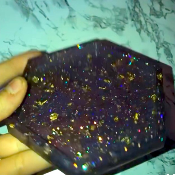 Resin tray